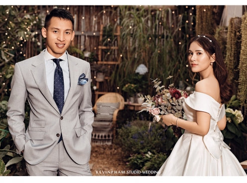 Tiền vệ ĐT Việt Nam công bố bức ảnh cưới cực lãng mạn cùng bạn gái