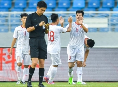 CĐV Thái Lan: 'Ước gì bóng đá trẻ Thái Lan cũng có HLV như ông Park'