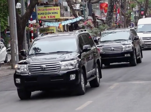 Ông Kim Jong Un mang 2 chiếc Land Cruiser V8 đến Việt Nam để dự Hội nghị