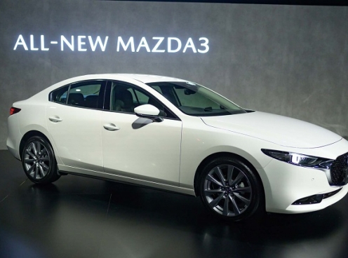 Giá Mazda 3 giảm sốc đến 60 triệu, Honda Civic bị 'bỏ rơi'