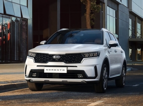 Giá xe Kia Sorento giảm sốc, đại lý ưu đãi tới 100 triệu tiền mặt