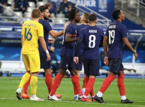 Pháp vùi dập Ukraine trong trận cầu tám bàn thắng