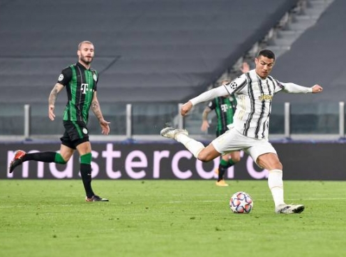 Video bàn thắng Juventus 2-1 Ferencvaros: Siêu phẩm Ronaldo