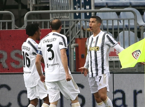 Ronaldo tỏa sáng với cú hattrick, Juventus đè bẹp đội chủ nhà