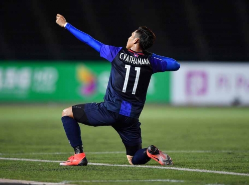 VIDEO: Chứng kiến tài năng siêu việt của Chan Vathanaka - 'Messi Campuchia'