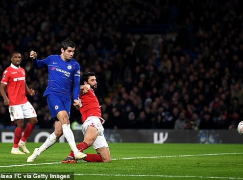 Morata lập cú đúp trong ngày Chelsea chia tay Fabregas