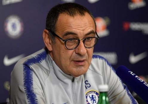 HLV Sarri họp nóng với các cầu thủ sau thất bại của Chelsea