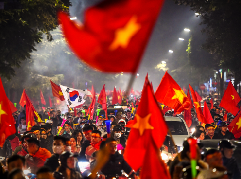 Báo Mỹ nể phục trước tình yêu bóng đá của người Việt Nam