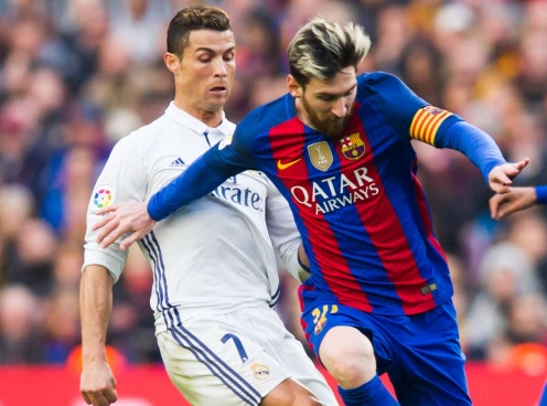 Ronaldo vs Messi: Ai nhiều poker hơn?
