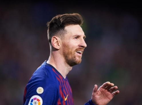 Messi tiến gần tới kỷ lục ghi bàn của 'Vua bóng đá' Pele