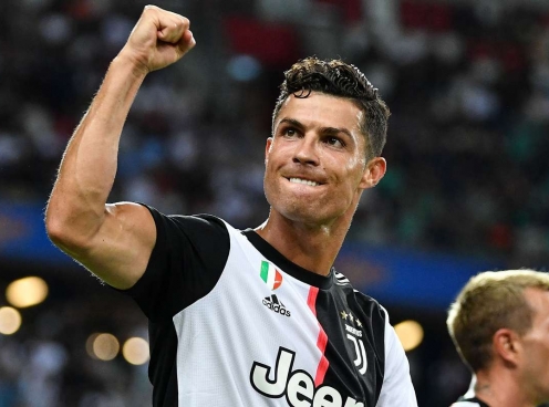 Ronaldo san bằng kỷ lục của huyền thoại Serie A