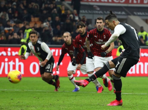 Ronaldo ghi bàn phút 90 thắp sáng lại hy vọng cho Juventus