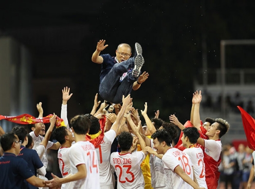 Tập thể U23 Việt Nam thắng lớn tại Cúp Chiến thắng 2019