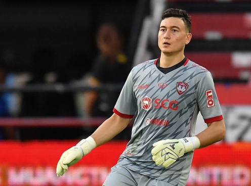 Văn Lâm quyết tâm giành lại vị trí số 1 tại Muangthong United