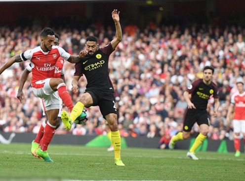 Arsenal và Man City chia điểm trong trận cầu kịch tính