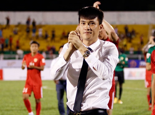 Công Vinh sang châu Âu chốt hợp đồng với tiền đạo ‘khủng’