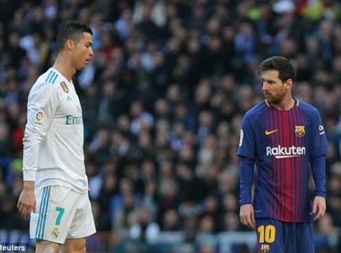 Ronaldo thi đấu tệ hại trong ngày bị Messi sút trúng đầu