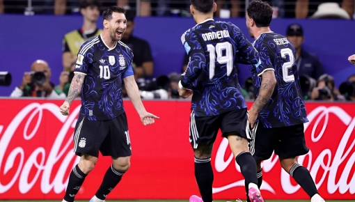 Messi lại làm nên lịch sử, Argentina toàn thắng ở vòng bảng