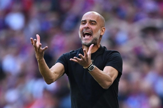 Pep Guardiola hiện tại siêu lẩm cẩm