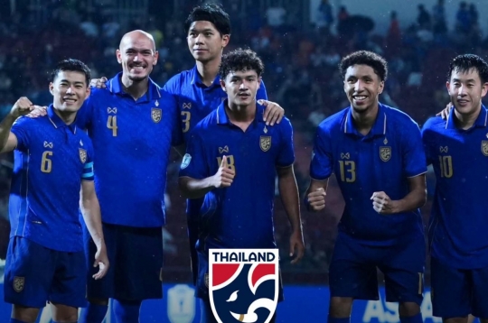 CĐV ĐNÁ chỉ thẳng kết quả bán kết Singapore vs Thái Lan tại AFF Cup