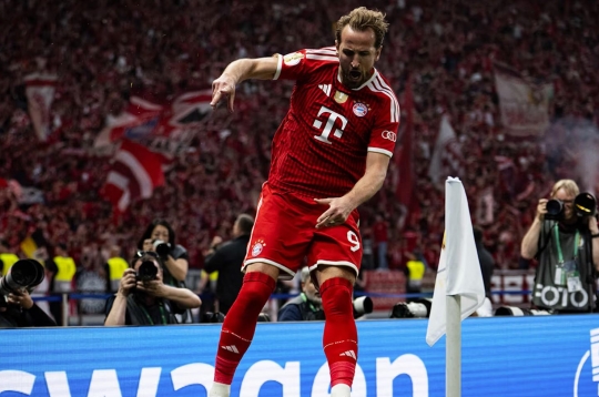 NÓNG: Harry Kane chính thức đi vào lịch sử Bundesliga
