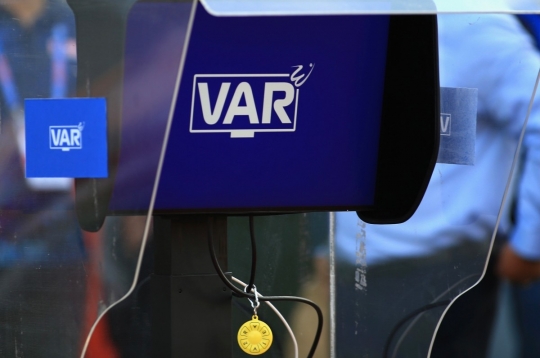 CHÍNH THỨC: Ngoại hạng Anh tung thay đổi lớn với VAR trước mùa giải 2026/27