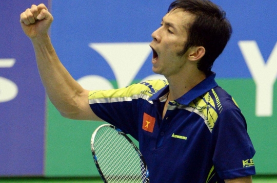 Nguyễn Tiến Minh thắng đậm Kento Momota, đăng quang chức vô địch quý giá