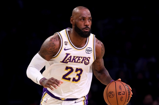 LeBron James lần đầu vắng mặt ở đội hình chính NBA All-Star sau 21 năm