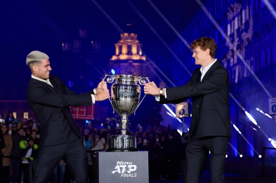 Alcaraz chuẩn bị so kè Sinner ở châu Á