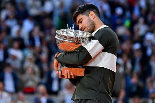 Alcaraz trở thành cựu vương Roland Garros