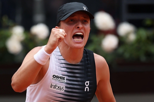 Swiatek đè bẹp Virus, thẳng tiến bán kết Rome Open 2026