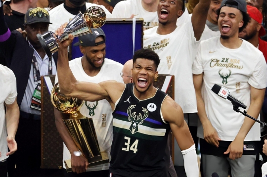 CHÍNH THỨC: 'Á thần' Giannis gia nhập Miami Heat, rời Milwaukee Bucks sau 13 năm gắn bó