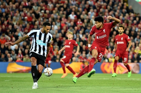 Video bóng đá Liverpool vs Newcastle: Đẳng cấp Klopp, nhân tố lạ tỏa sáng