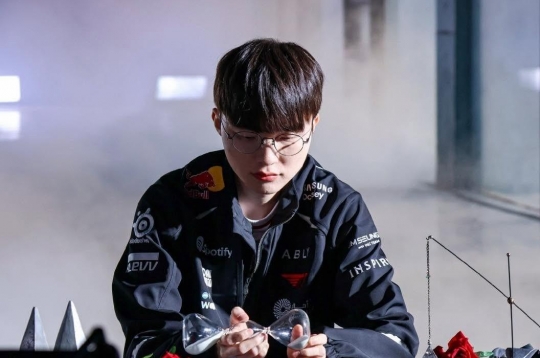 Faker chỉ ra nguyên nhân khiến T1 thua cay đắng trước G2 tại MSI 2026