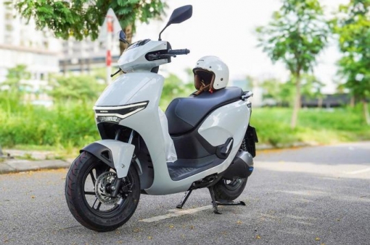 Thuê hay mua pin Honda CUV e: 'lời' hơn: Bài toán chi phí cho người dùng xe máy điện đô thị?