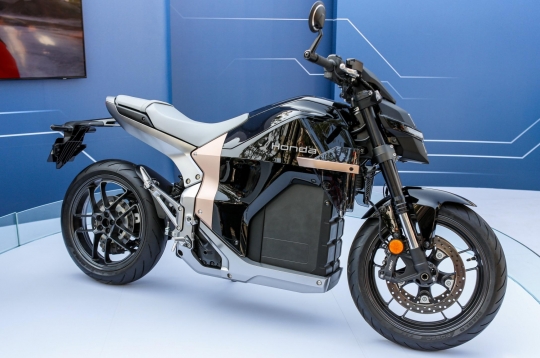 Honda WN7 – Nakedbike chạy điện hiệu lần đầu xuất hiện tại Việt Nam