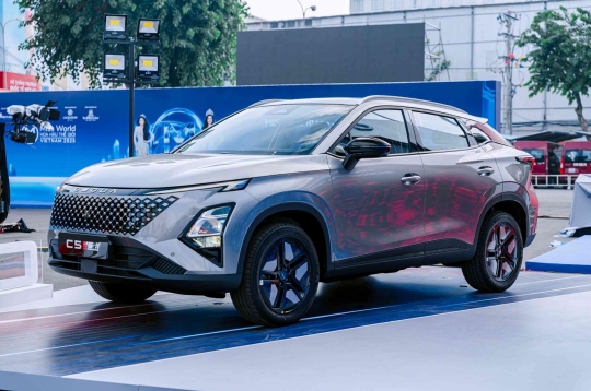 Omoda C5 SHS-H mở bán với giá ưu đãi từ 599 triệu đồng, chạm 'đáy' phân khúc xe hybrid