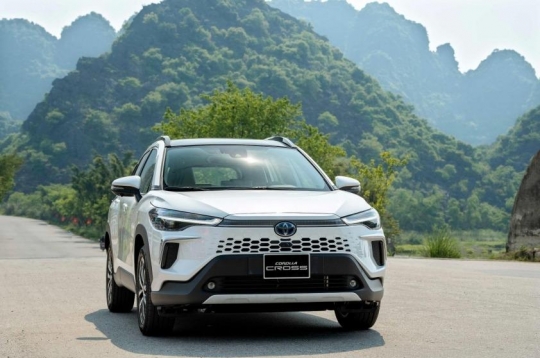 Vì sao ô tô hybrid ngày càng được người dùng Việt ưa chuộng giữa 'bão giá' xăng dầu?