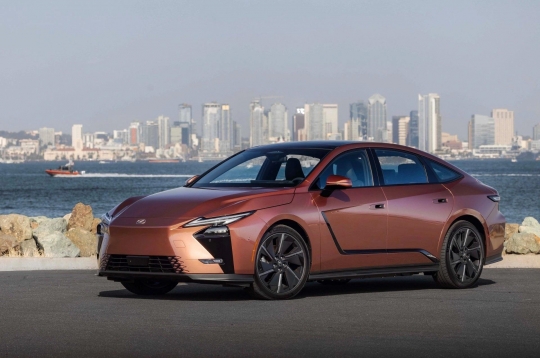 Lexus Việt Nam 'nhá hàng' mẫu xe mới: Là sedan, có cả phiên bản thuần điện và hybrid