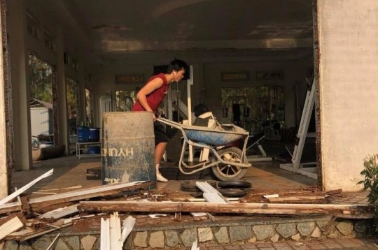 Tuấn Anh bất ngờ 'đóng vai' phụ hồ