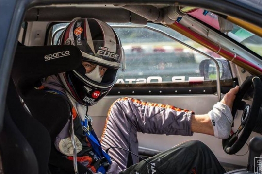 VIDEO: Chàng trai cụt 2 tay vẫn Drift ấn tượng trên đường đua