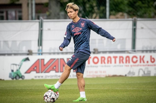 Chủ tịch hội CĐV Sint-Truiden: 'Công Phượng rất đáng yêu và chuyên nghiệp'