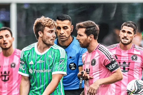 Messi bị cáo buộc 'chặn cửa' đồng hương lên tuyển Argentina