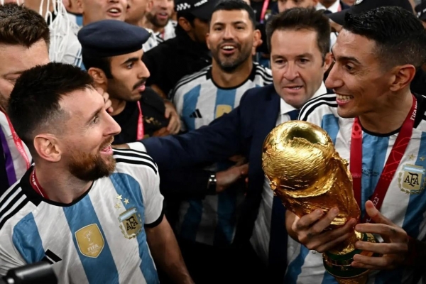 Bạn thân xác nhận Messi chưa rời tuyển Argentina