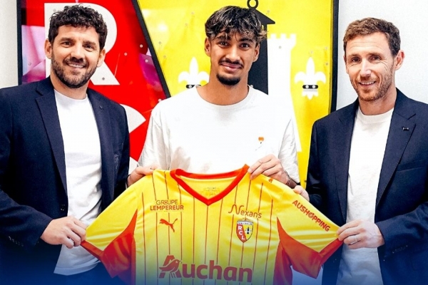 Sao trẻ Thái Lan xé lưới PSG có bước tiến lớn ở châu Âu