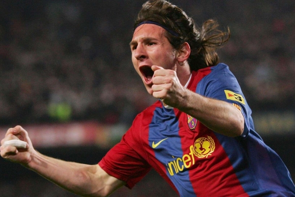 Messi dang dở giấc mơ vì Barca