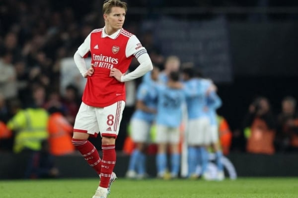 Martin Odegaard gửi tin nhắn 3 chữ đến cầu thủ Arsenal