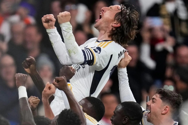 Chuyển nhượng tối 2/10: Người thay thế Modric xuất hiện, Liverpool quyết mua Branthwaite