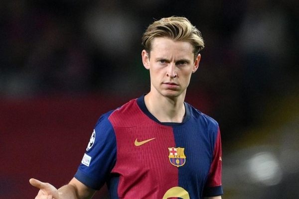 Barcelona 'điên đầu' vì Frenkie De Jong