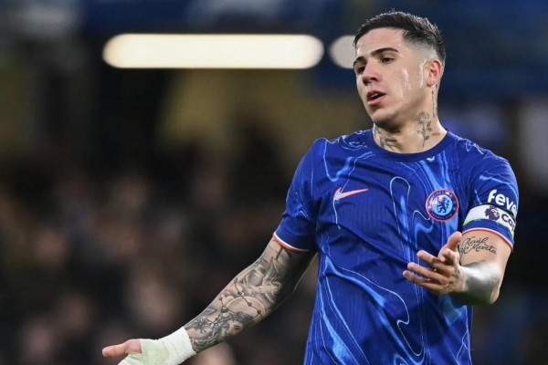 Enzo Fernandez nổi giận, tuyên bố Chelsea không đua vô địch